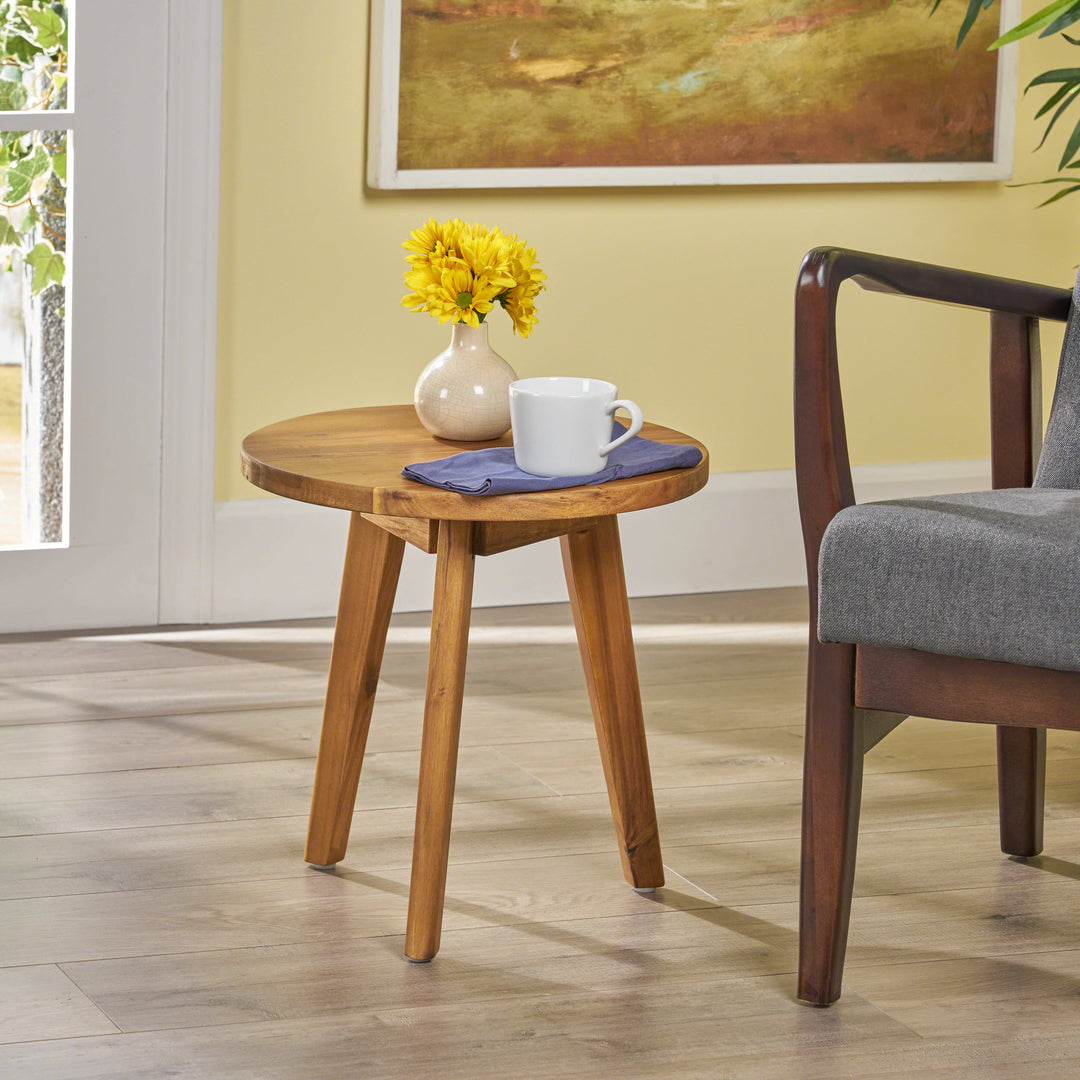 Trendy Round Top Supported Natural Stained Side Table